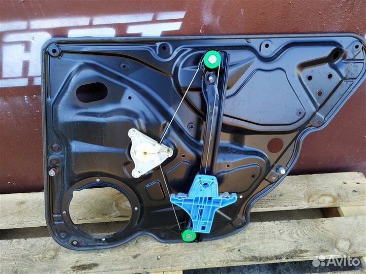 Стеклоподъемник задний правый Volkswagen Passat B6