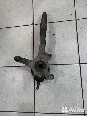 Поворотный кулак передний левый Honda Civic 5 EG8
