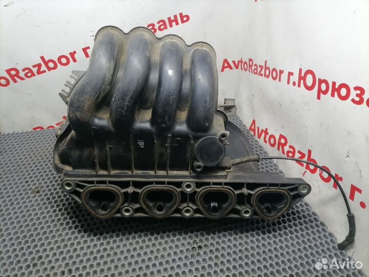 Колектор впускной Skoda Octavia A4 1.4