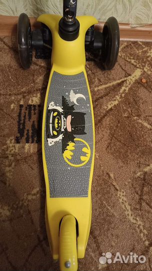 Самокат трехколесный