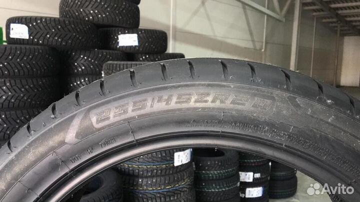Windforce Catchfors UHP 255/45 R20 105W