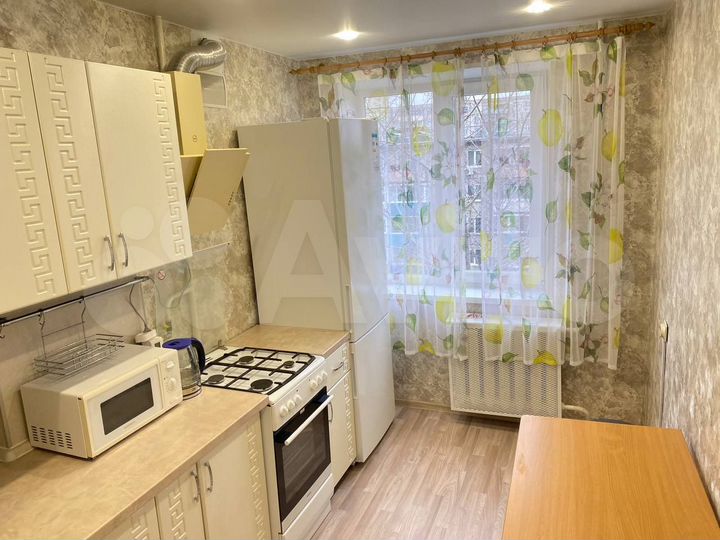 2-к. квартира, 50 м², 6/9 эт.