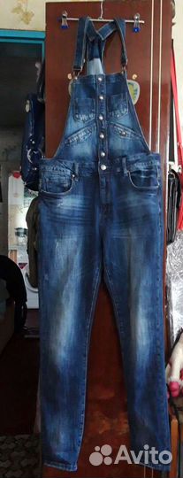 Джинсовый комбинезон женский