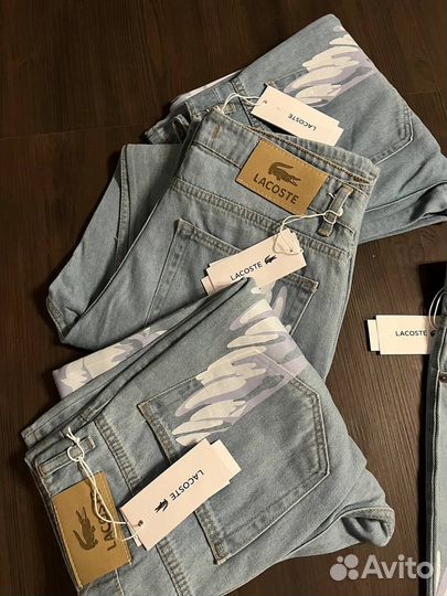 Джинсы Lacoste