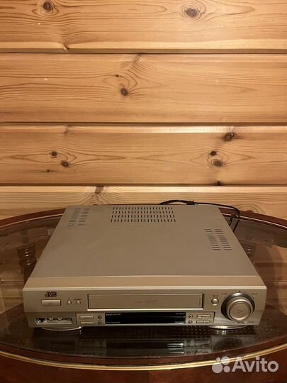 Видеомагнитофон JVC HR-S6700EU как новый
