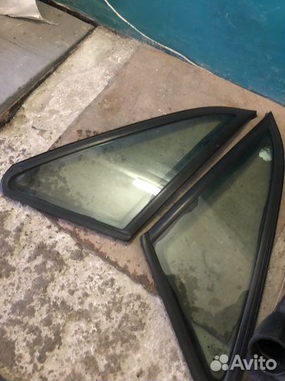 Задние стекла треугольники Volkswagen Passat B3