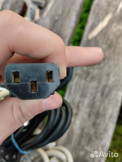 Кабель питания для компьютера или принтера черный