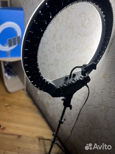 Кольцевая лампа со штативом