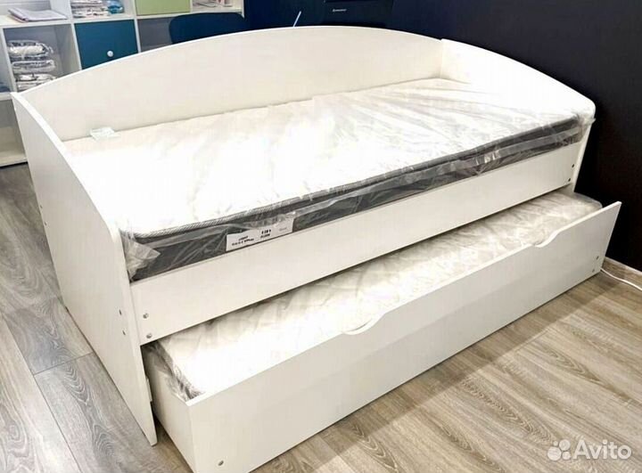 Диванчик детский с выдвижным ярусом