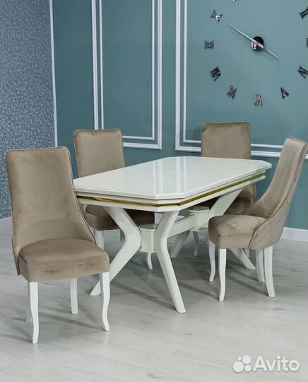 Столы и стулья