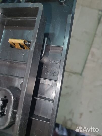 Накладка кузов внутри правая Cadillac Escalade 5