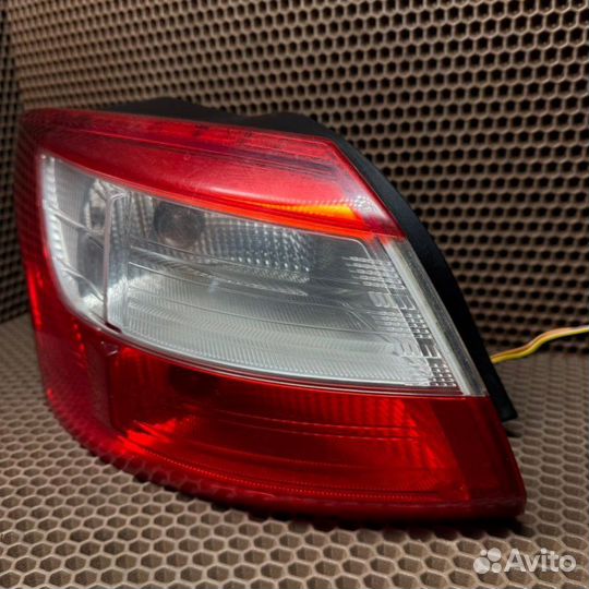 Фонарь задний левый Ford Focus BM iqdb