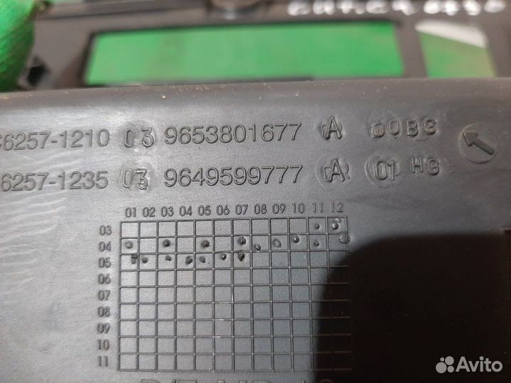 Накладка на торпедо левая Citroen C4 хэтчбек ET3J4