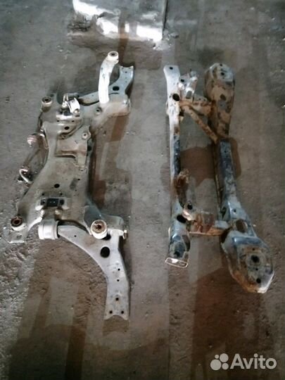 Подрамник Ford Focus II