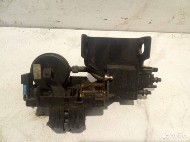 Замок крышки багажника Mercedes-Benz S-Класс W220