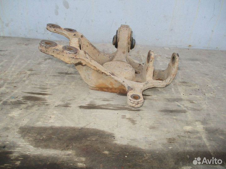 Кулак поворотный задний левый Hyundai Elantra 4