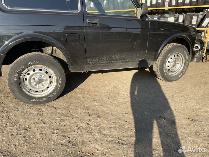 Комплект колес на ниву r15 205/75 Toyo A/T