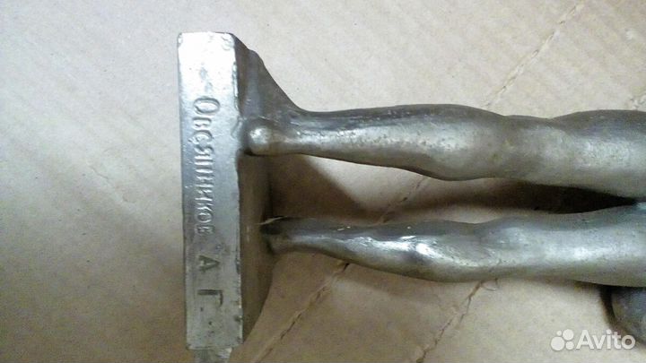 Спортсмен Овсянников Водное поло Монумент-скульпту