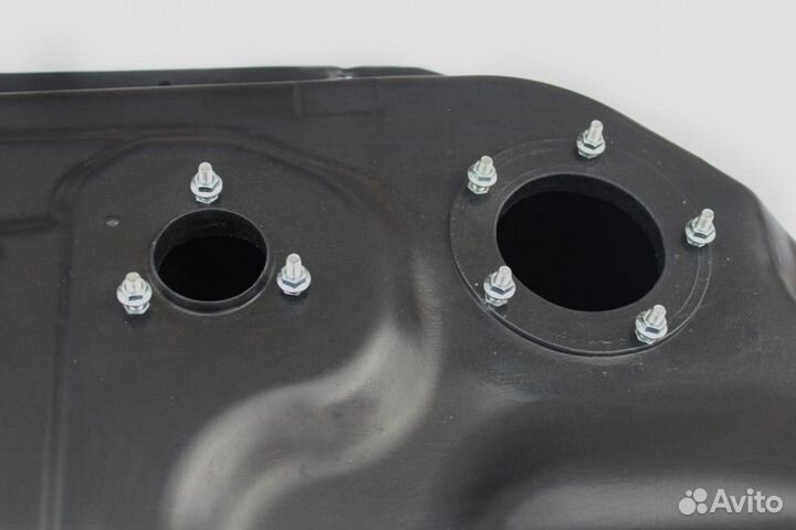 Топливный бак Митсубиси Аутлендер 1