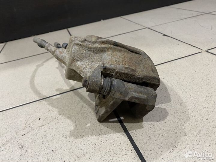 Тормозной суппорт передний левый Ford Mondeo 3