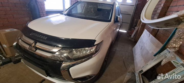 Mitsubishi Outlander 2.0 CVT, 2018, 122 000 км