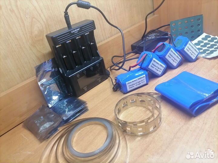 Аккумулятор для прикормочного караблика