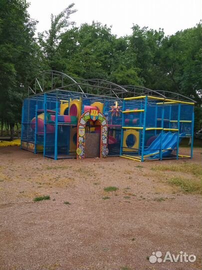 Детский аттракцион, лабиринт