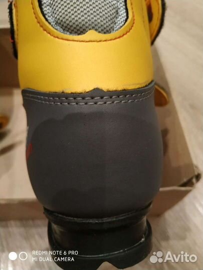 Лыжные ботинки новые детские