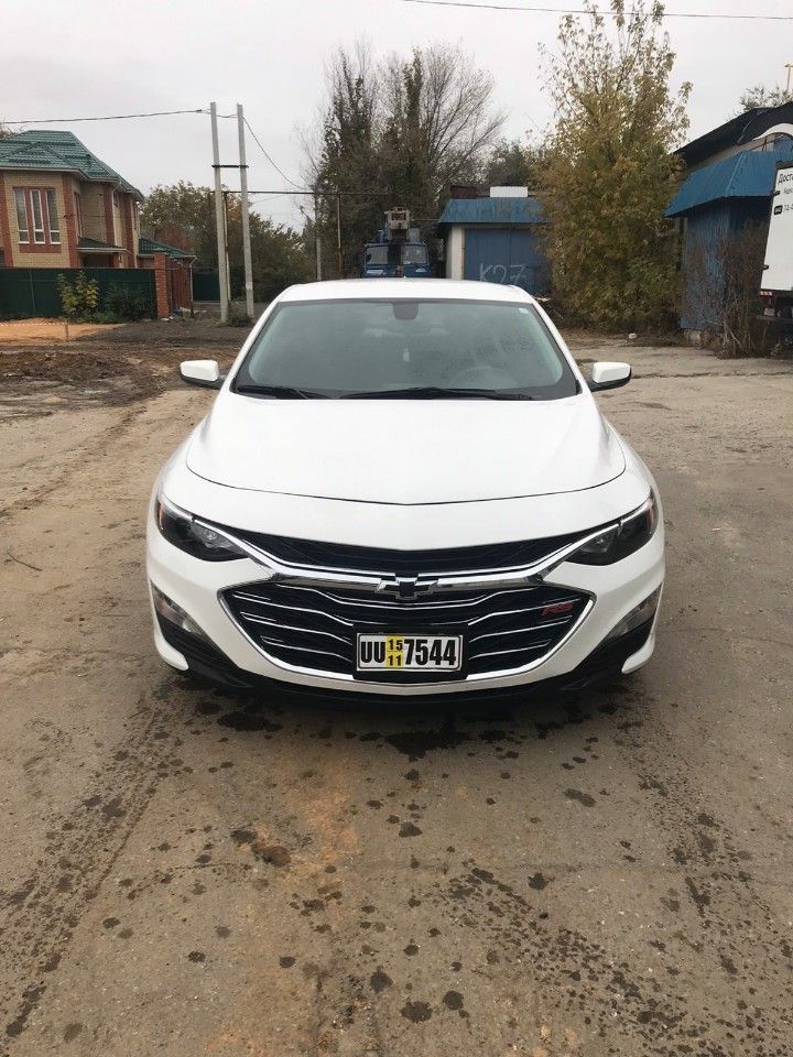 Chevrolet Malibu: фото владельца