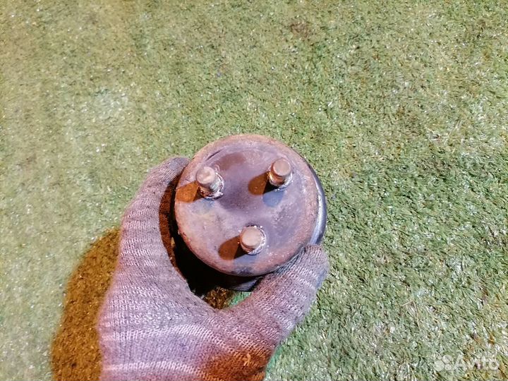 Опора кпп (подушка) 12371-46240 Toyota Mark II Wag