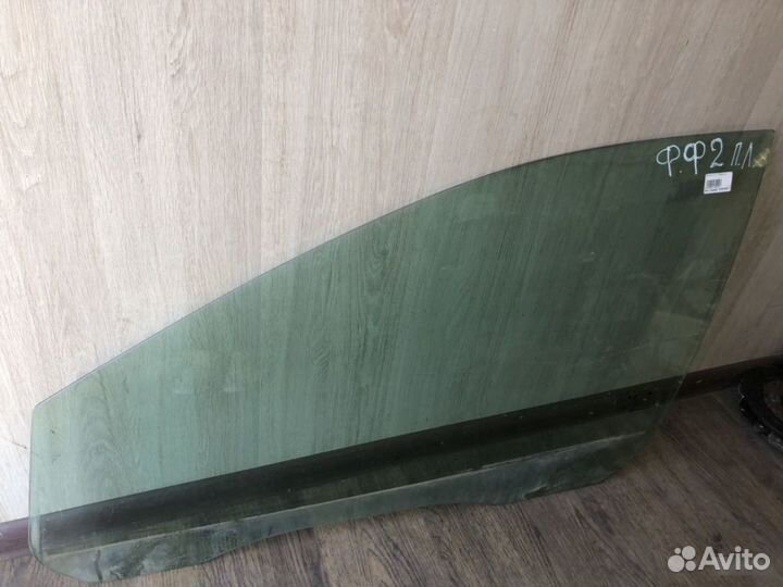 Стекло двери передней левой Ford Focus 2