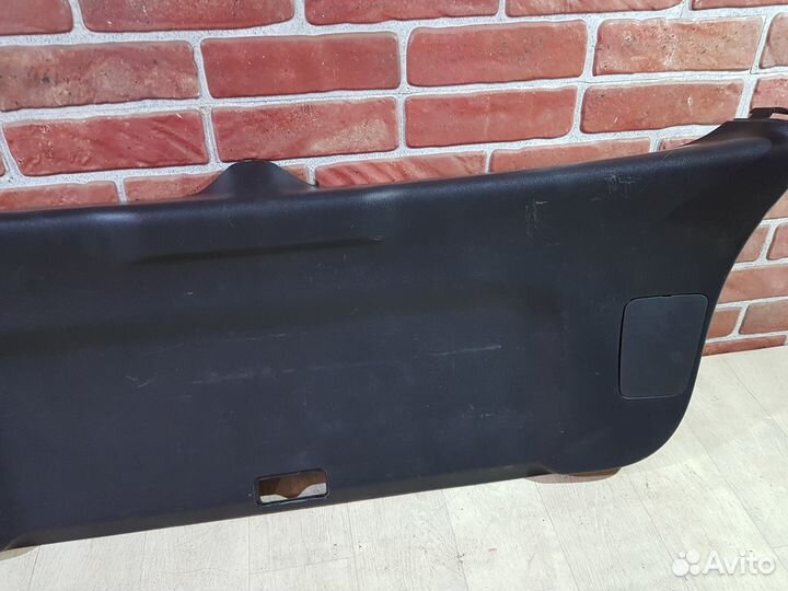 Обшивка крышки багажника Mitsubishi asx 1.6