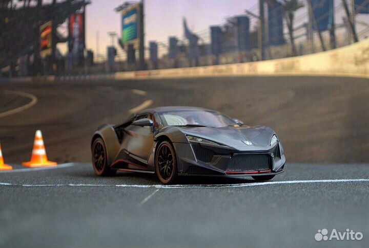 Модель реплика Fenyr SuperSport 2015 1/24