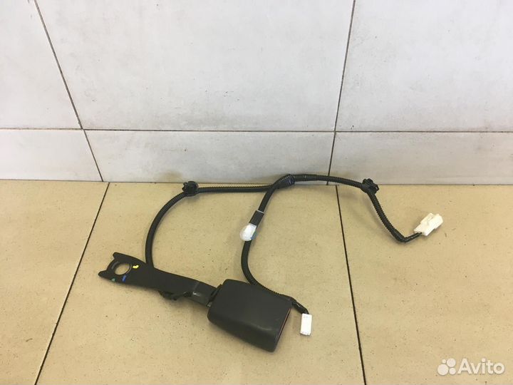 Ответная часть ремня безопасности Hi Lux 2015