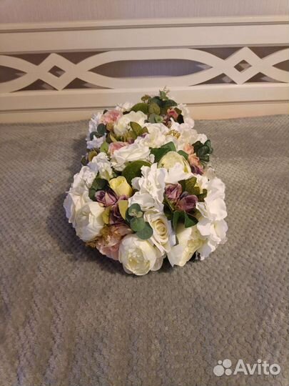 Искусственные цветы на стол молодых