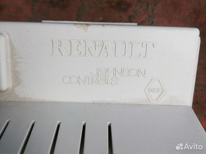 Дисплей информационный Рено Меган 2