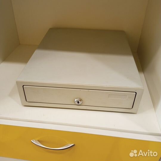 Сейфы для денег и документов б. У