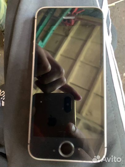 iPhone SE, 32 ГБ