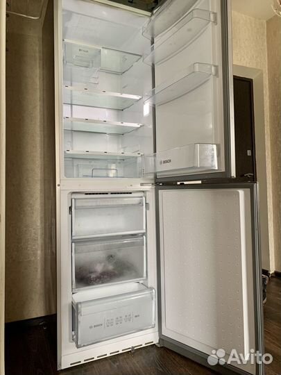 Холодильник Bosch KGN39vl12r