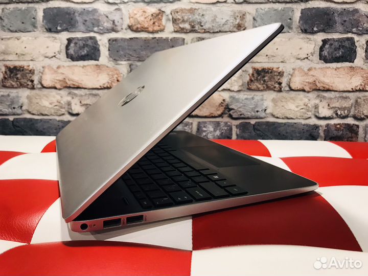 Мощный HP 8 ядер Core i5-1035G4 256Gb SSD FullHD