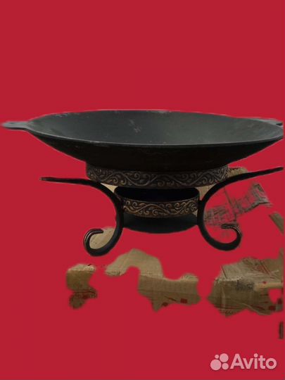 Чугунная сковорода садж 45 см с подставкой