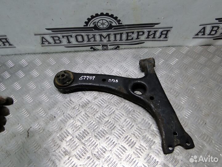 Рычаг передний Toyota Prius 20 2007 1.5