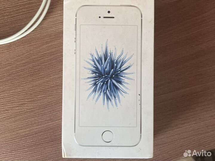 Коробка iPhone се