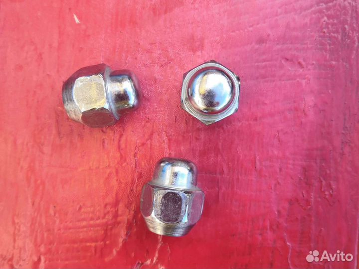 Продам стальные гайки колеса на 16 литье