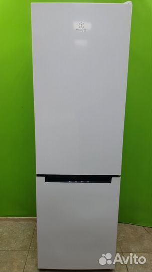 Холодильник indesit NO frost DF4180W