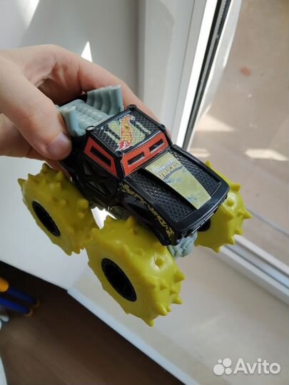 Hot Wheels монстр трак
