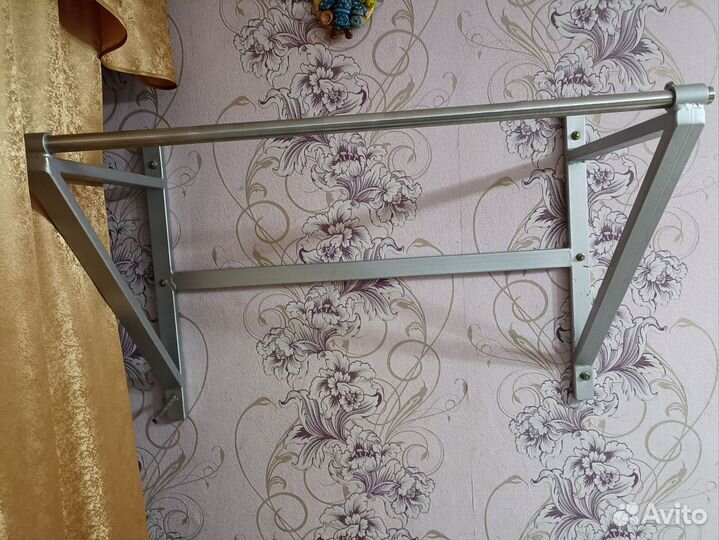 Турник настенный бу