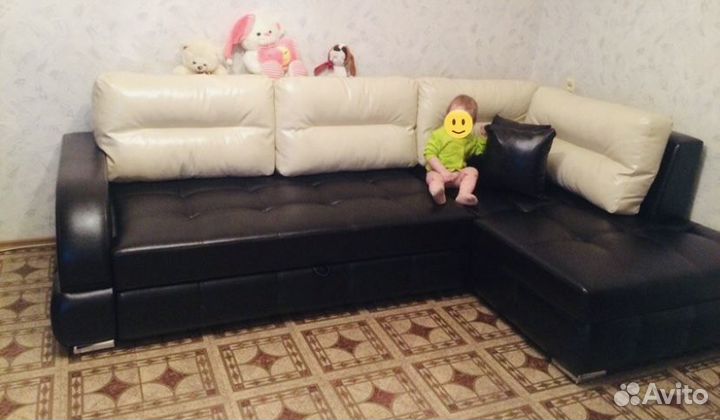 Продам угловой диван с креслом