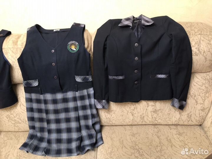 Школьная форма, белая блузка в подарок