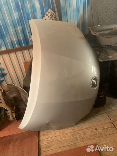 Капот toyota виш